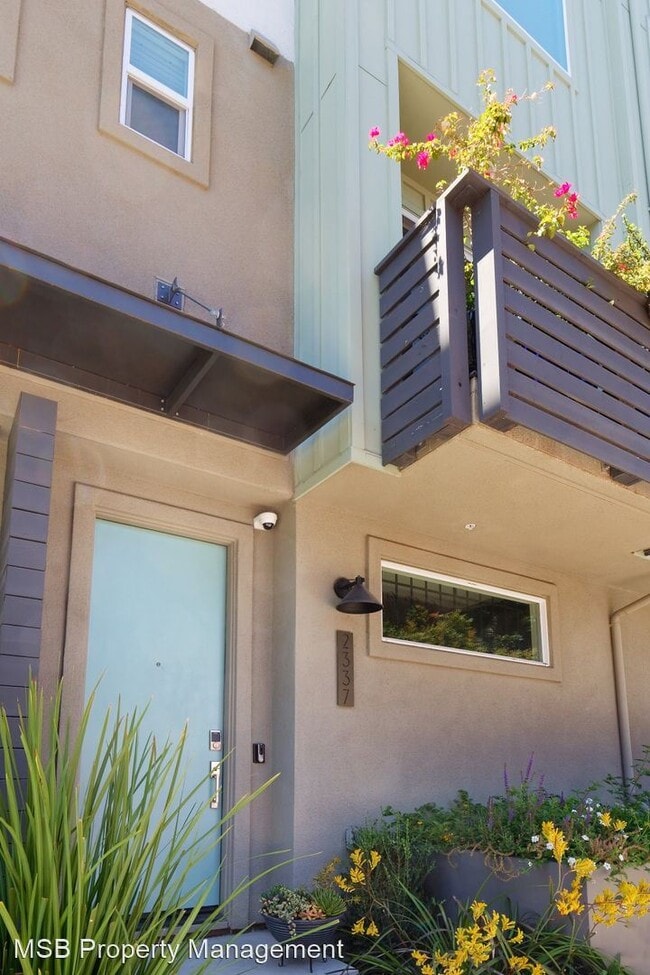 Building Photo - 2 br, 2.5 bath House - 2337 Myrtle Street
