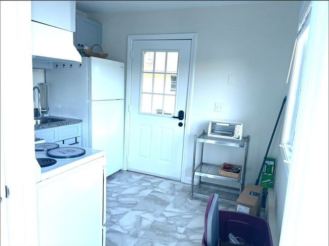 Foto del edificio - 81 Jolicoeur Ave