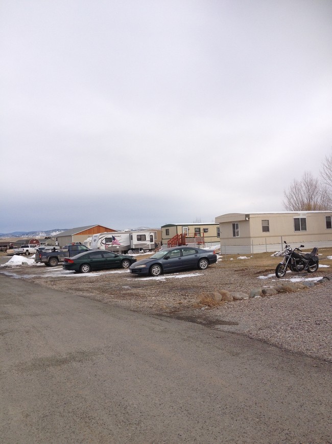 Foto del edificio - Dakota Valley Park Mobile Home Park