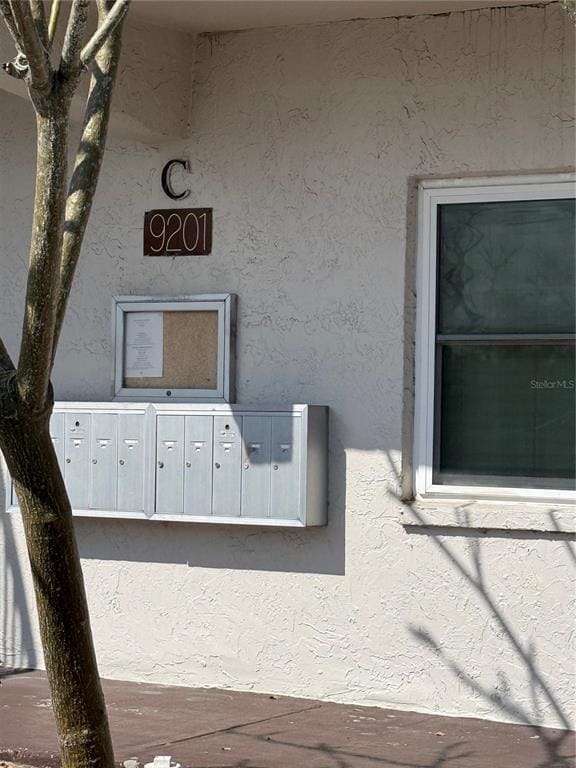 Building Photo - 9201 Tudor Dr