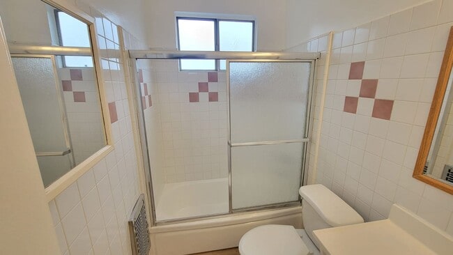 Foto del edificio - 6336 Tujunga Ave