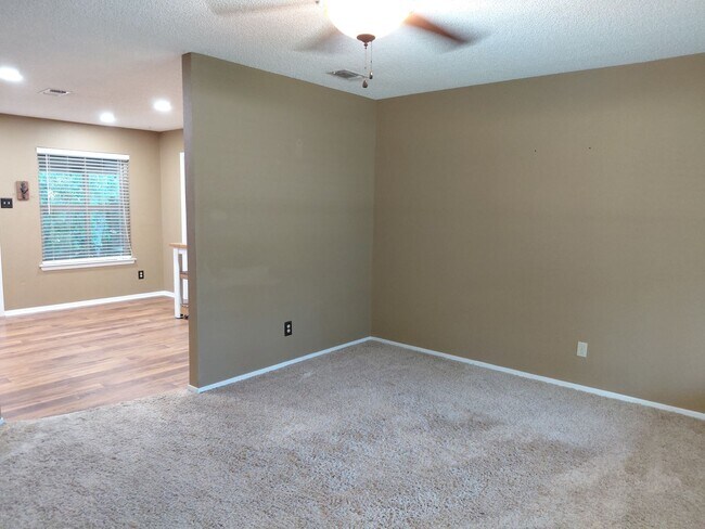 Building Photo - 4/2 located in Weatherford with Huge shop!