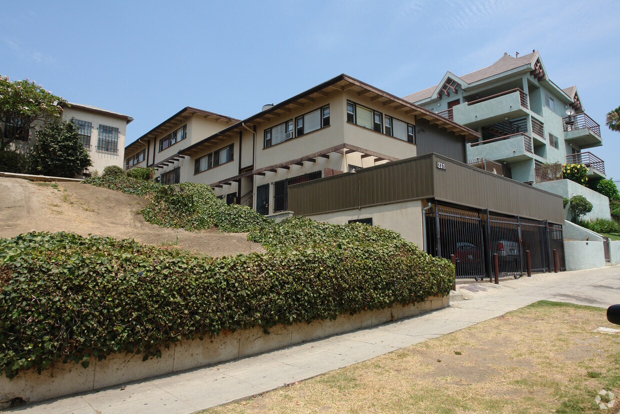 Foto principal - 231 S Carondelet St
