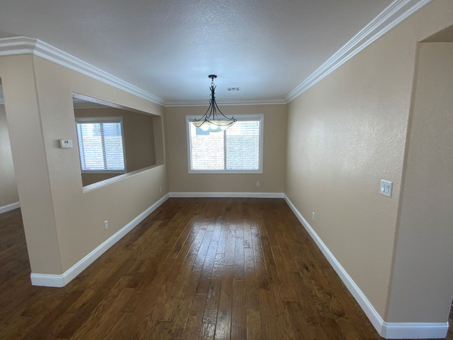 Building Photo - 5550 Golden Palms Ct