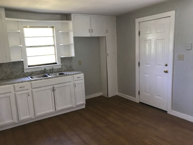 Building Photo - 2BR/1BA in Bossier City