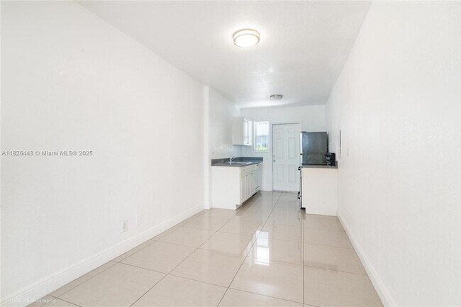 Foto del edificio - 9770 E Bay Harbor Dr