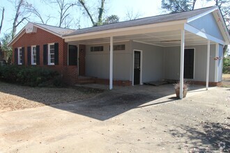 Building Photo - 2314 Whispering Pines Rd