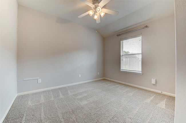 Building Photo - 4934 Bonny Loch Ln