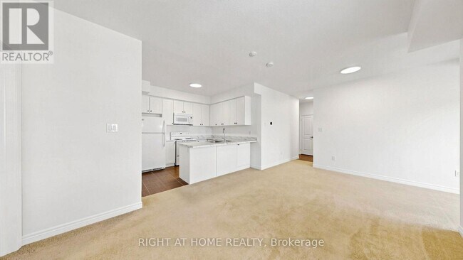 Building Photo - 2333 Sawgrass Dr