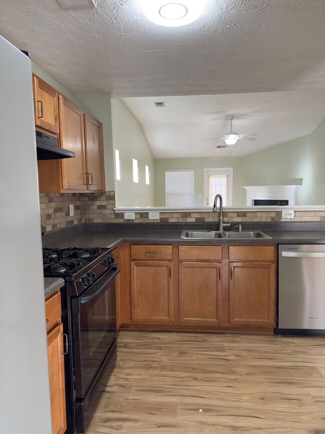 Building Photo - Charming 3/2 in Dallas, GA