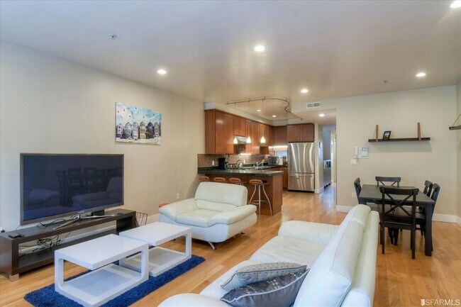 Building Photo - 1070 Capp St