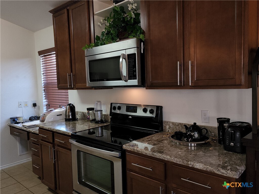 Foto del edificio - 2602 Red Fern Dr