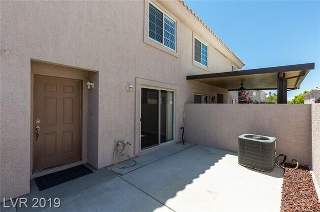 Foto del edificio - Charming 3-Bedroom Henderson Townhome