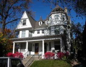 Building Photo - 2214 E Ivanhoe Pl