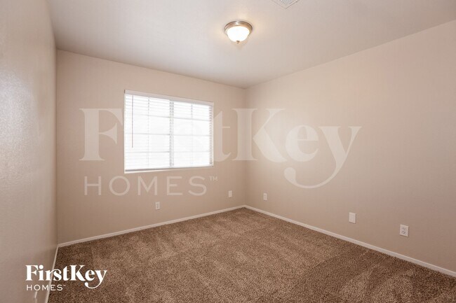 Building Photo - 9360 Willow Meadow Ct