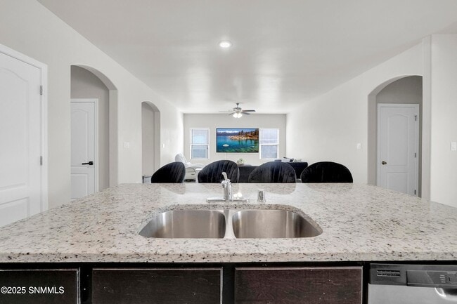 Building Photo - 7021 Silver Spur St