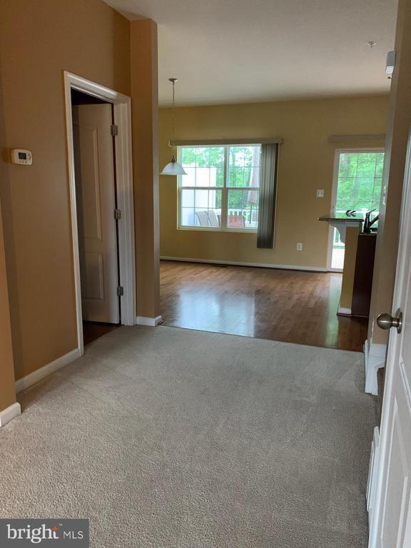 Foto principal - 6962 Surrey Pl