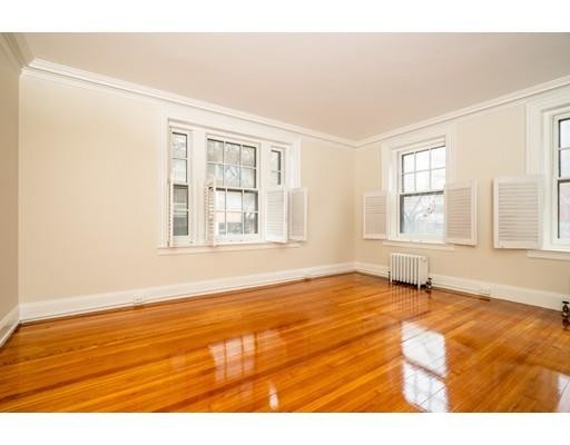 Building Photo - 112 Pinckney St