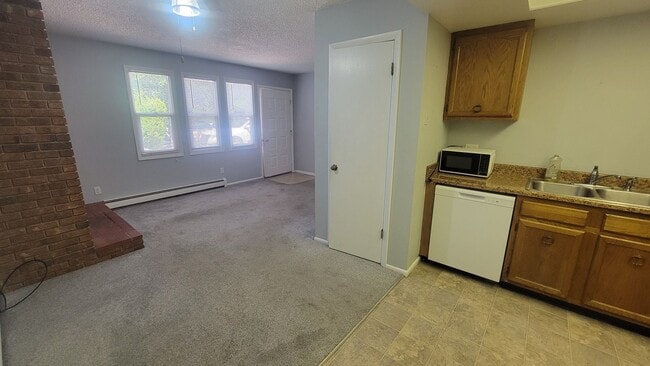 Building Photo - Cute apartment located in Palisade