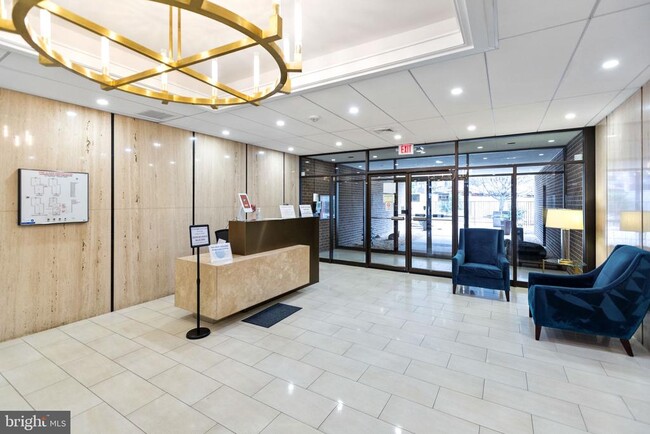 Foto del edificio - 6101 Edsall Rd