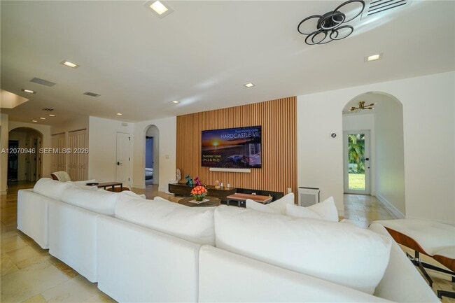 Building Photo - 8134 Twin Lake Dr