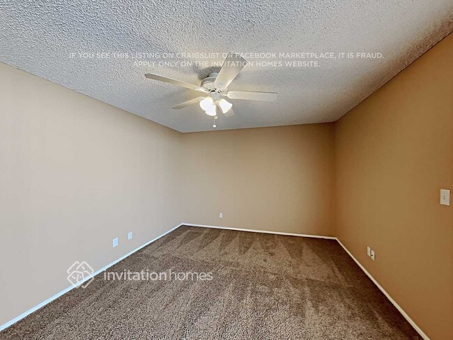 Building Photo - 4602 W Paradise Dr