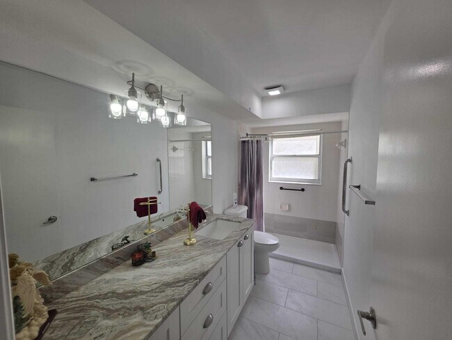 Foto del edificio - 6201 Pond Tree Ct