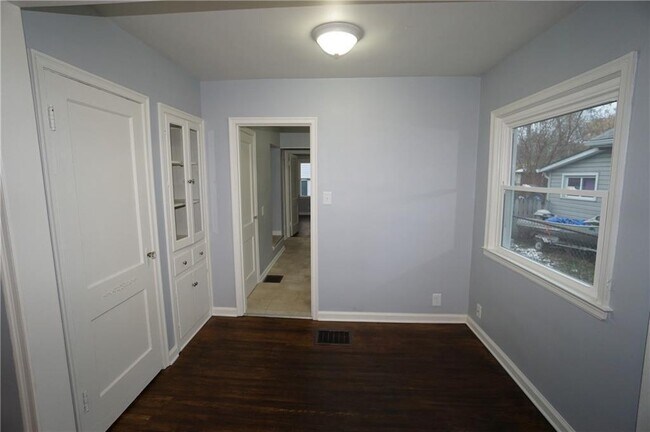 Foto del edificio - 4844 Hillside Ave