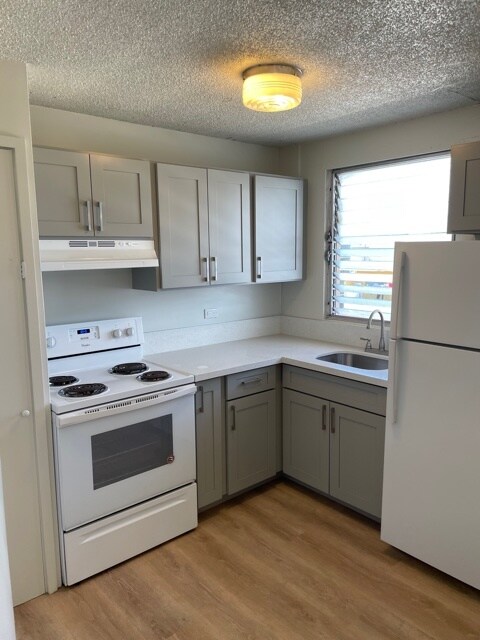 KITCHEN - 1326 Matlock Ave