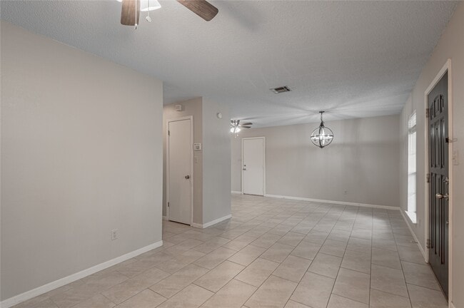 Building Photo - 3011 Sand Dr