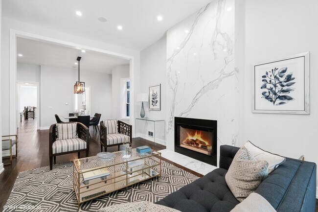 Foto del edificio - 4148 N Greenview Ave