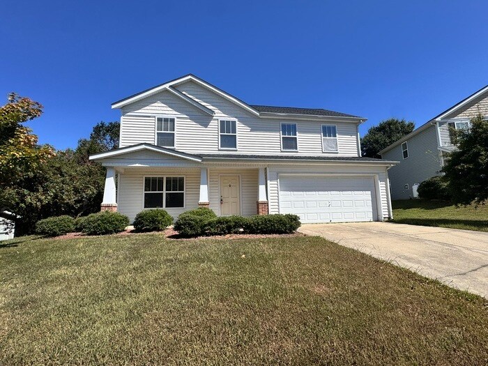 Foto principal - Classic 4-Bedroom Home in McKinley Mill