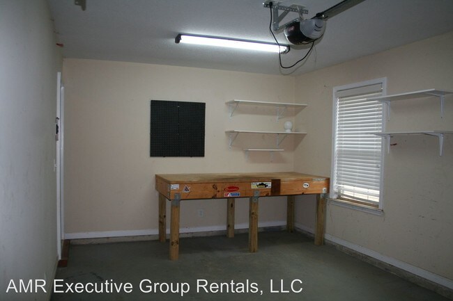 Building Photo - 5 br, 3.5 bath House - 17 Registry Way