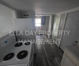 Building Photo - 2212 Santa Fe S