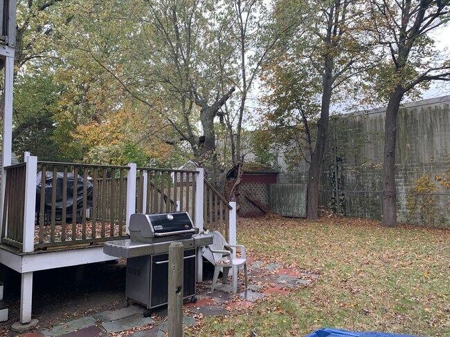 Foto del edificio - 32 Oak St