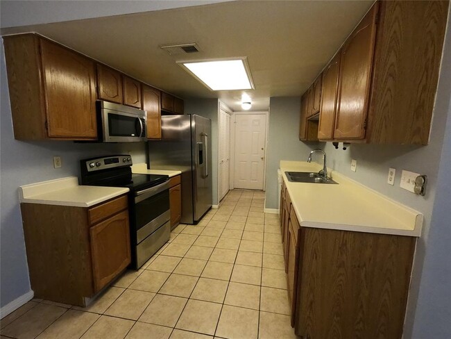 Building Photo - 7755 Champion Pines Dr