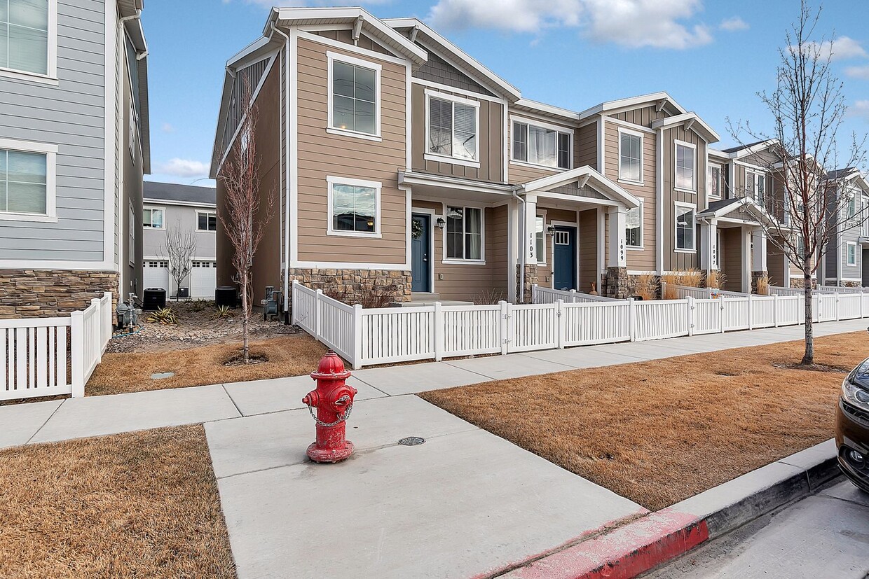 Primary Photo - 3 Bed 2.5 Bath Townhome in Bluffdale