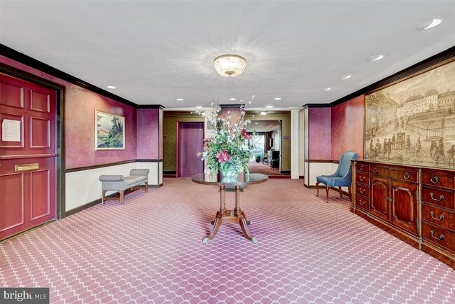 Building Photo - 1300 S Arlington Ridge Rd