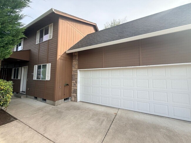 Building Photo - 870 Spurlock St