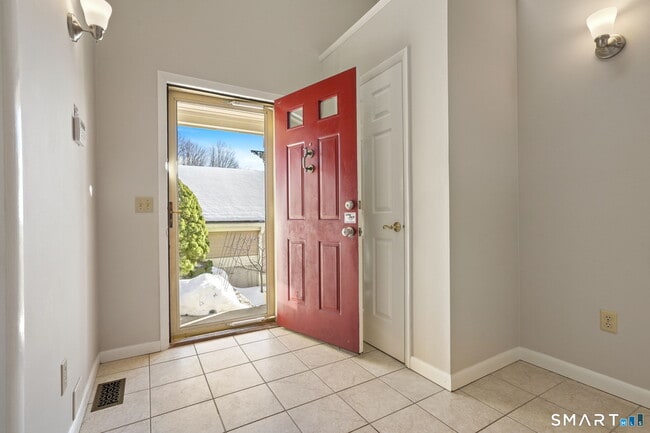 Foto del edificio - 51 Brittania Dr