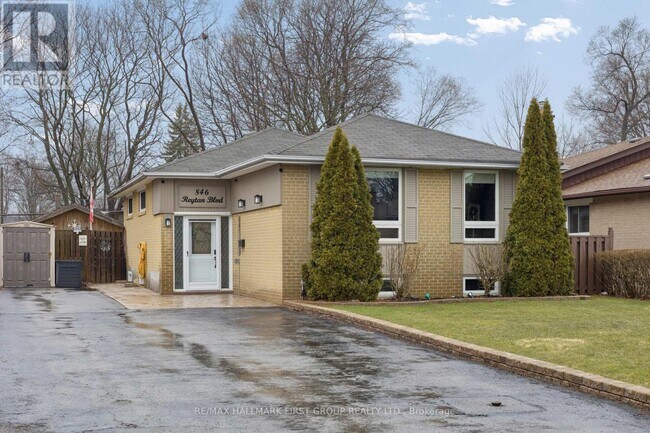 Photo du bâtiment - 846 Reytan Blvd