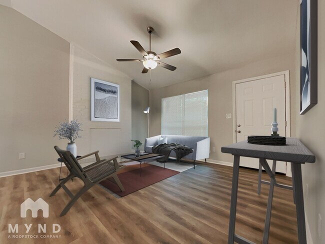 Foto del edificio - 5842 Olivet Dr