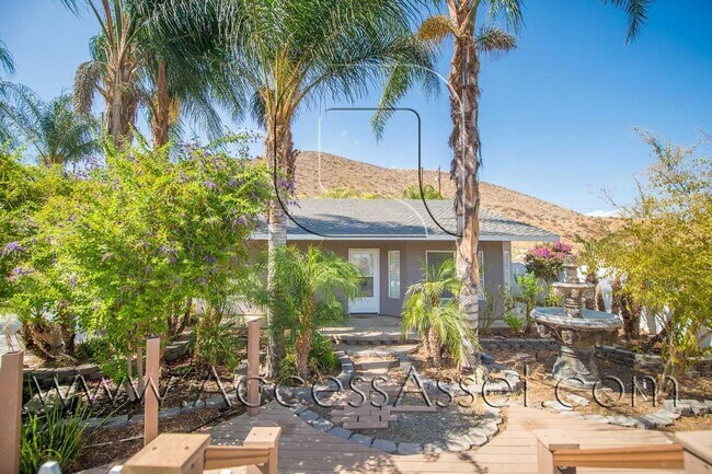 Foto del edificio - Epitome Of Tranquility In This 3 Bed/2 Bat...