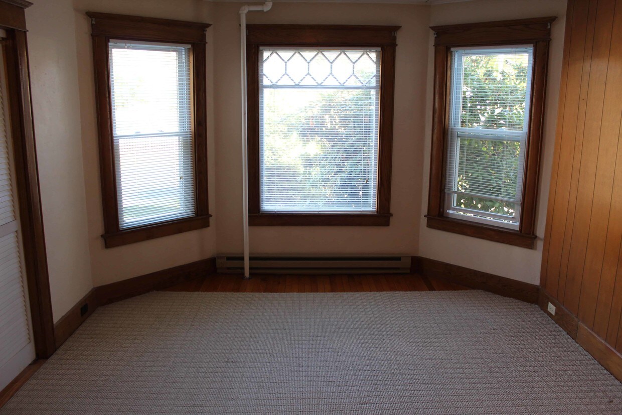 30 Glendale St, Easthampton, MA 01027 Apartments in Easthampton, MA