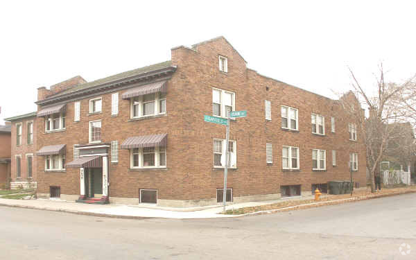 Building Photo - 754 Oak St