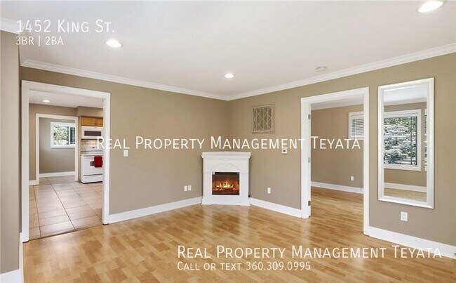Building Photo - Home & Office in One!!!