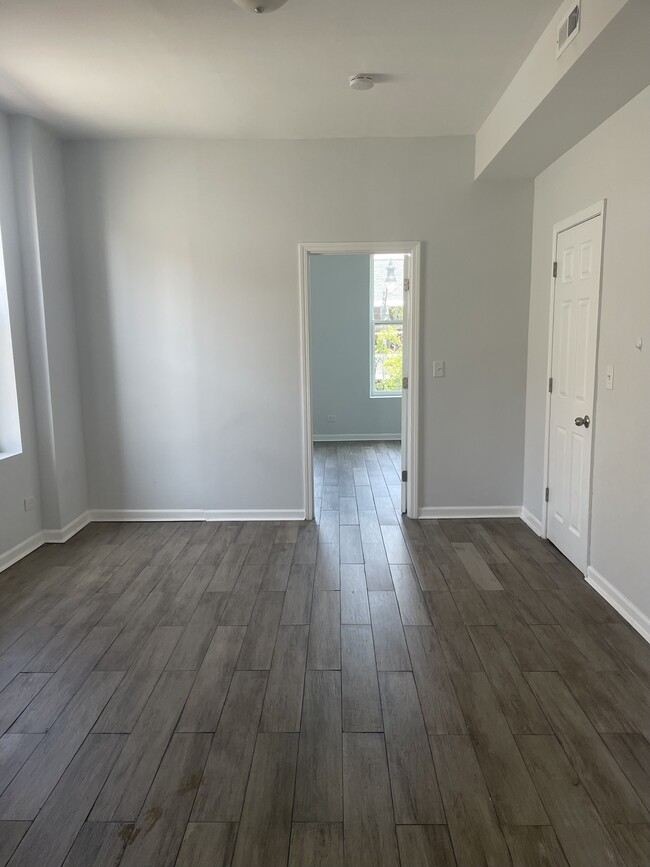 Foto del edificio - 1527 W 18th St