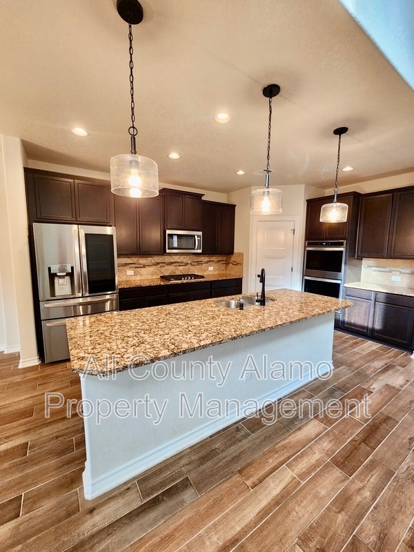 Foto del edificio - 8831 Kallison Arbor