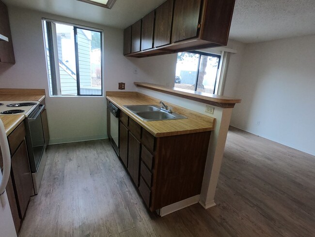 Foto del edificio - Ground floor condo, feels like home!