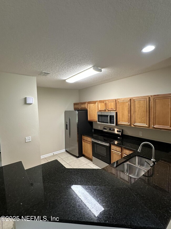 Foto del edificio - 3750 Silver Bluff Blvd